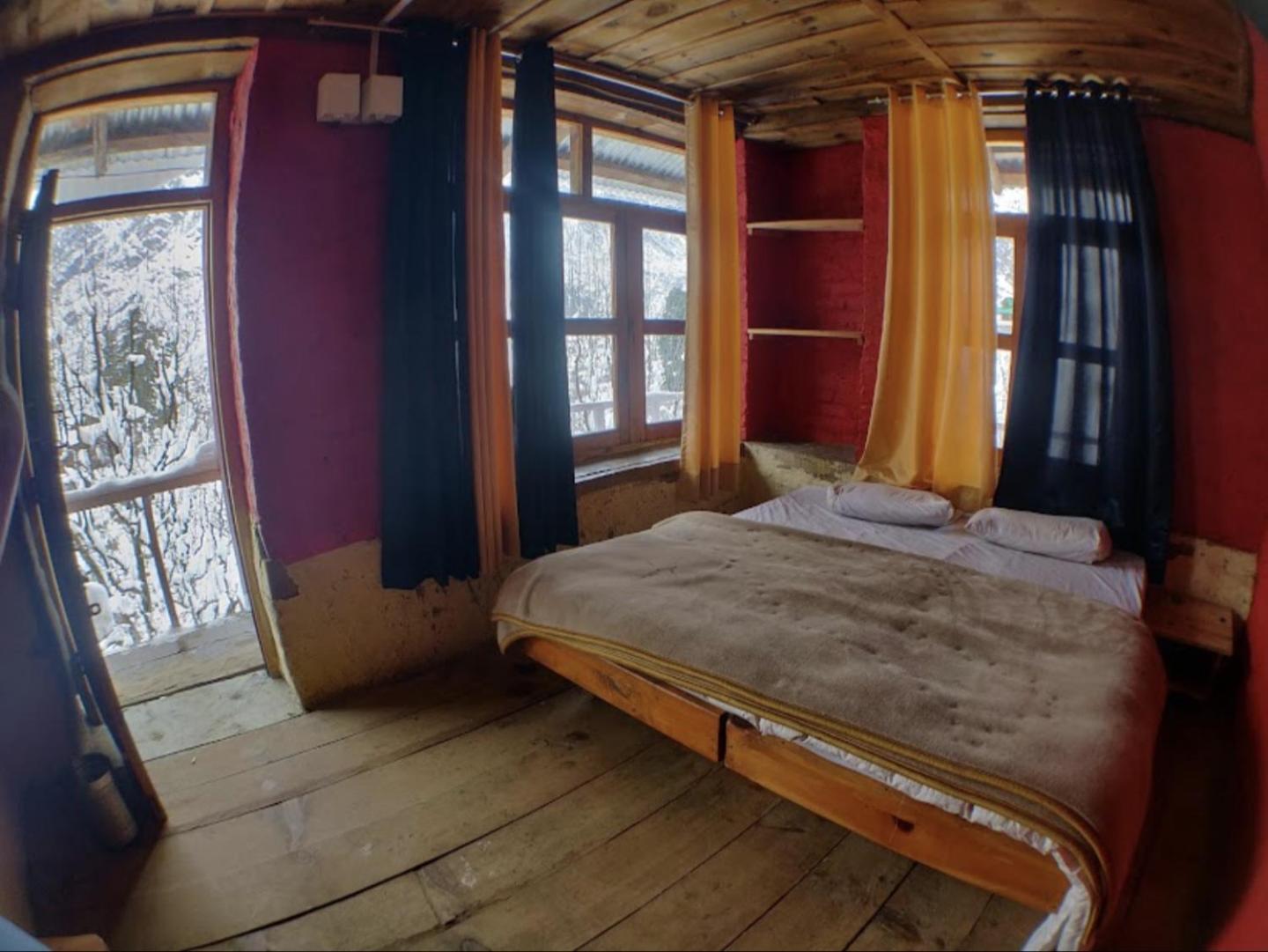 فندق Holy Cow Cafe & Beds Kalgha المظهر الخارجي الصورة