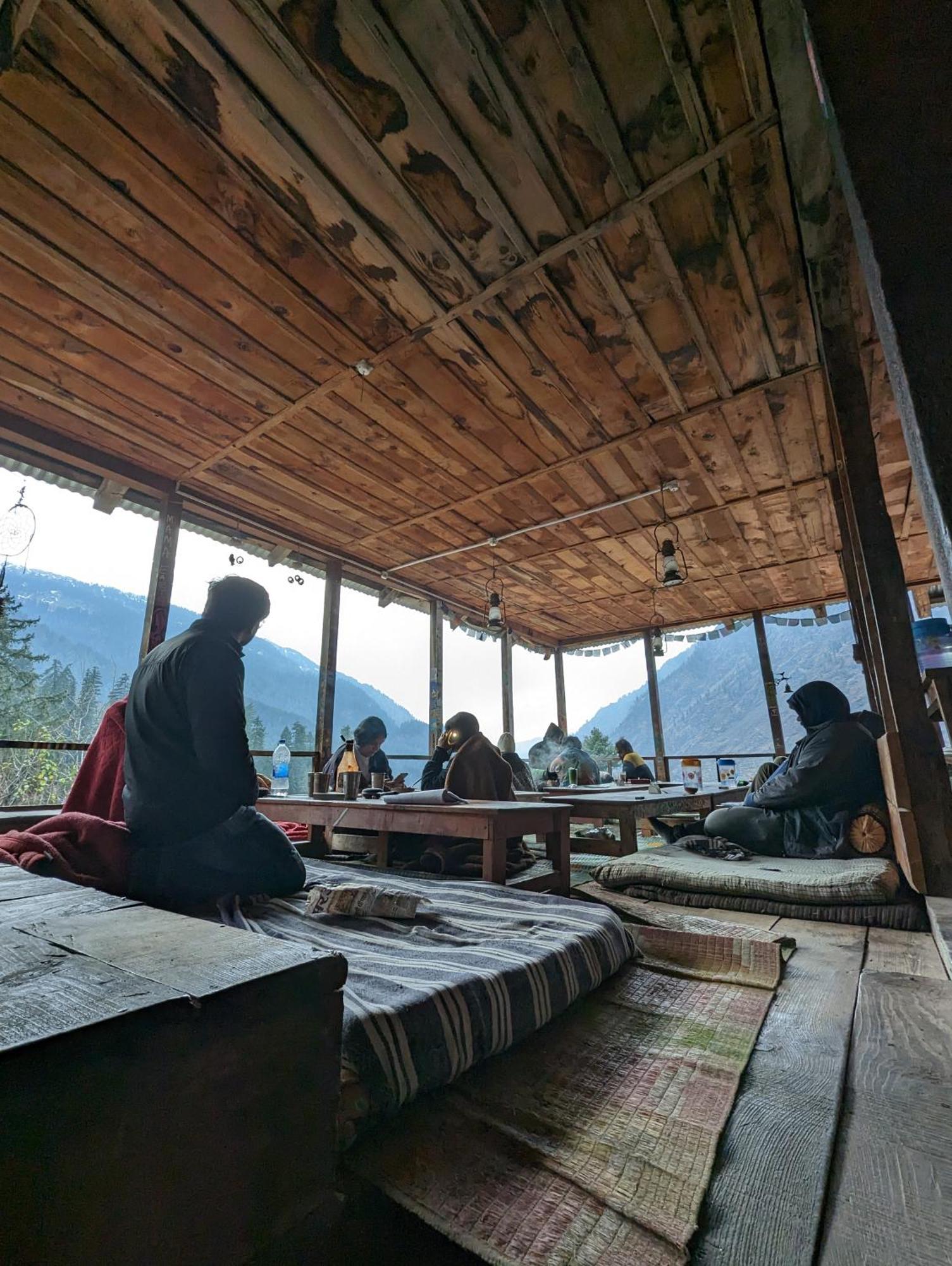 فندق Holy Cow Cafe & Beds Kalgha المظهر الخارجي الصورة